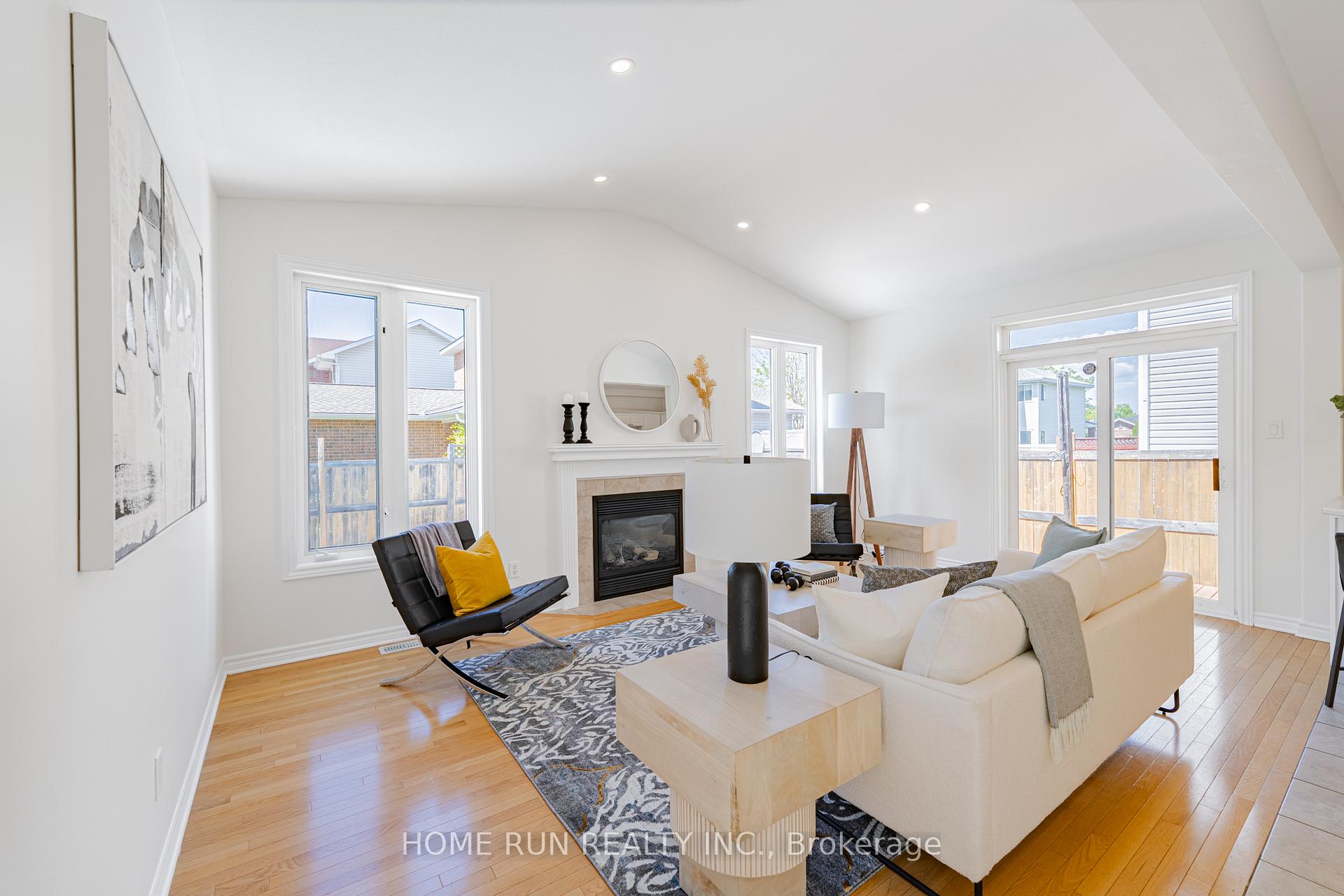 Photo 12 of 48 Woliston Crescent, Ottawa, Kanata - Morgan's Grant/South March — HOMEH