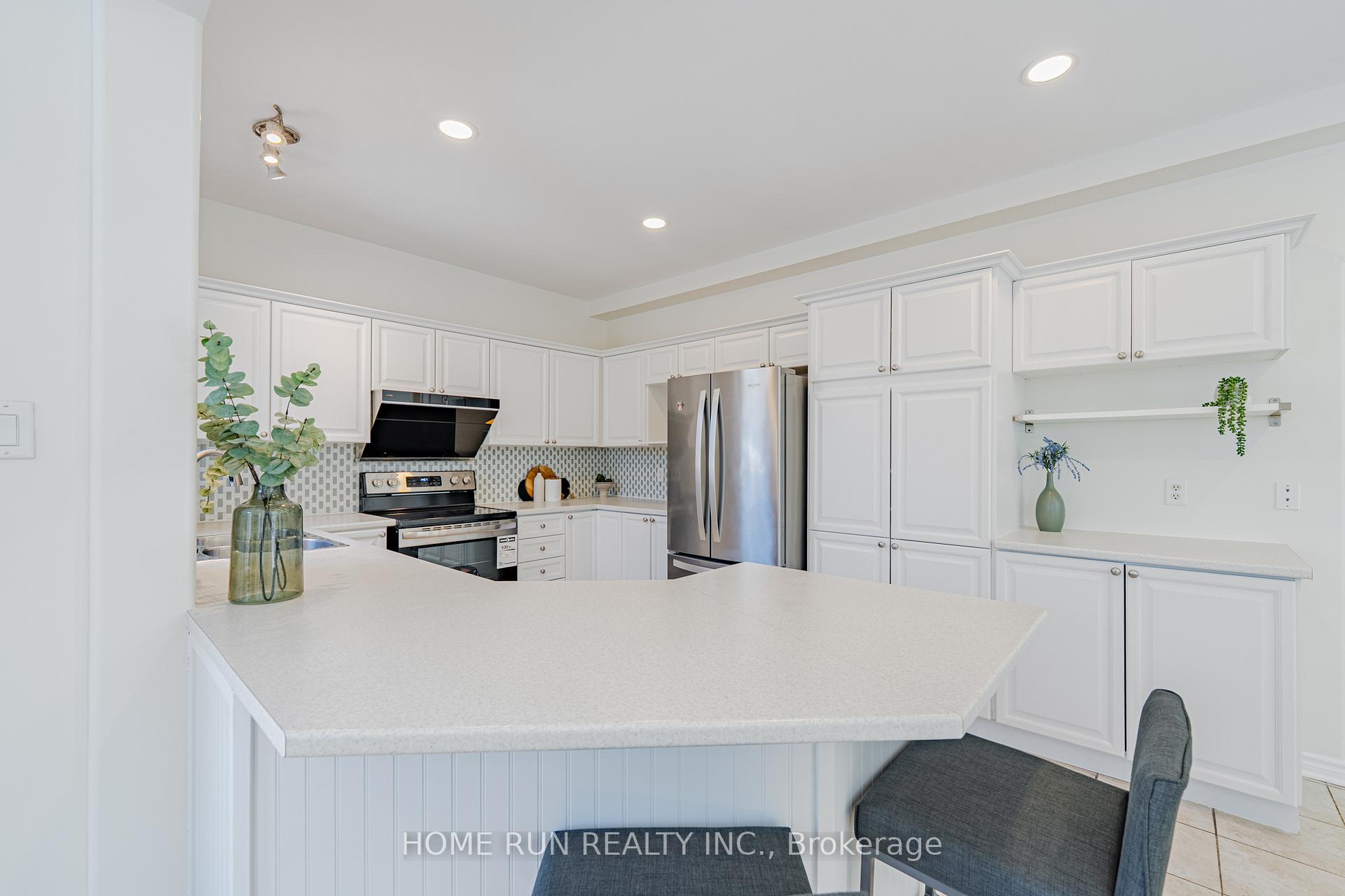 Photo 18 of 48 Woliston Crescent, Ottawa, Kanata - Morgan's Grant/South March — HOMEH