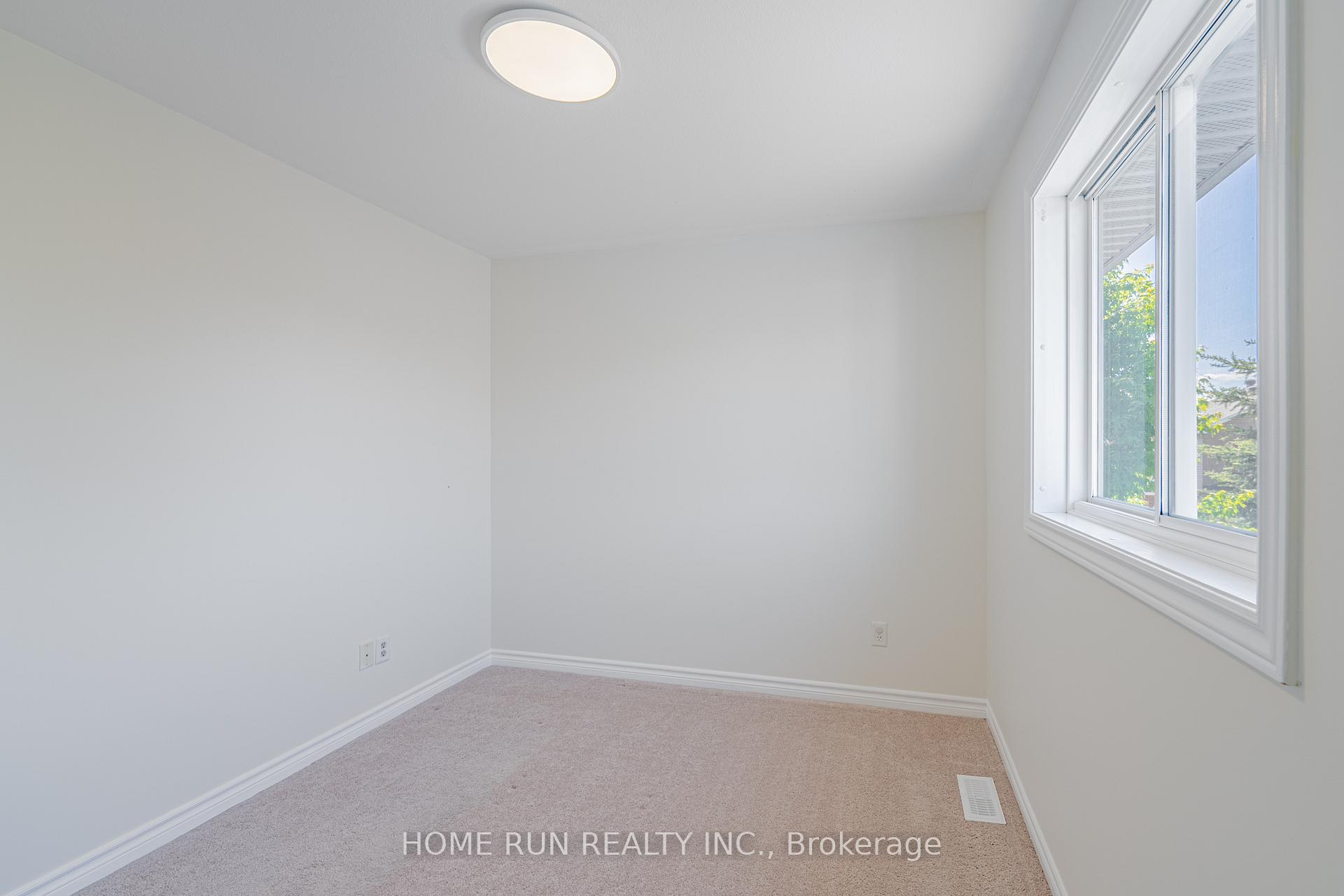 Photo 31 of 48 Woliston Crescent, Ottawa, Kanata - Morgan's Grant/South March — HOMEH