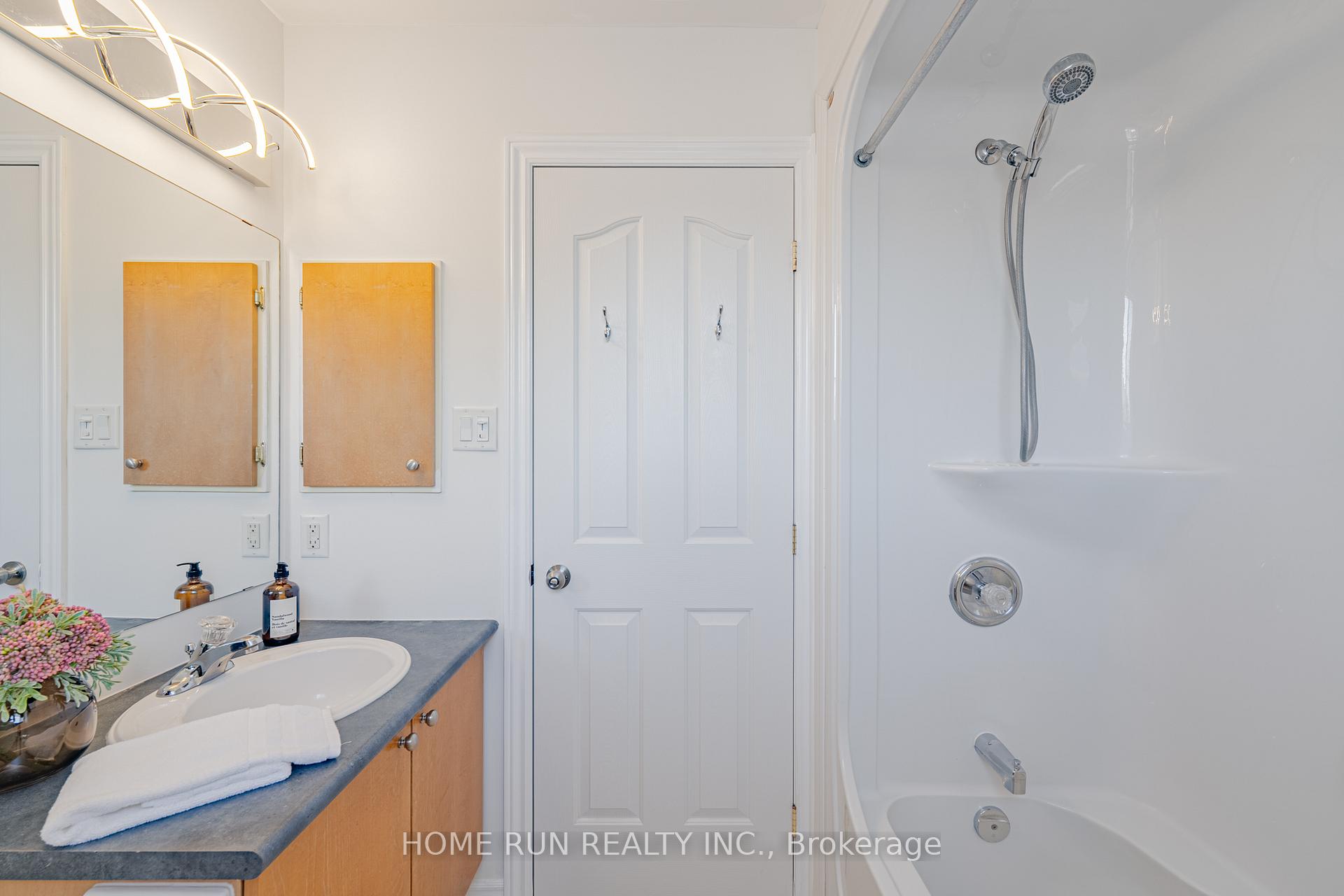 Photo 33 of 48 Woliston Crescent, Ottawa, Kanata - Morgan's Grant/South March — HOMEH