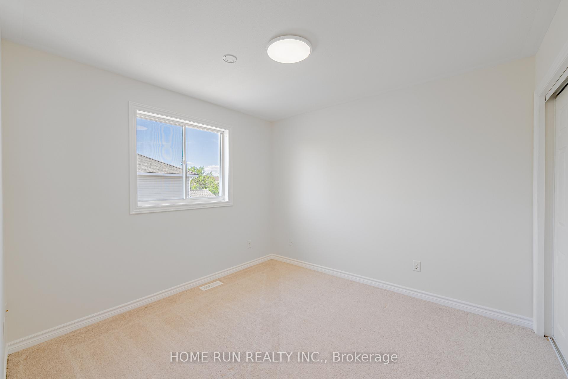Photo 34 of 48 Woliston Crescent, Ottawa, Kanata - Morgan's Grant/South March — HOMEH