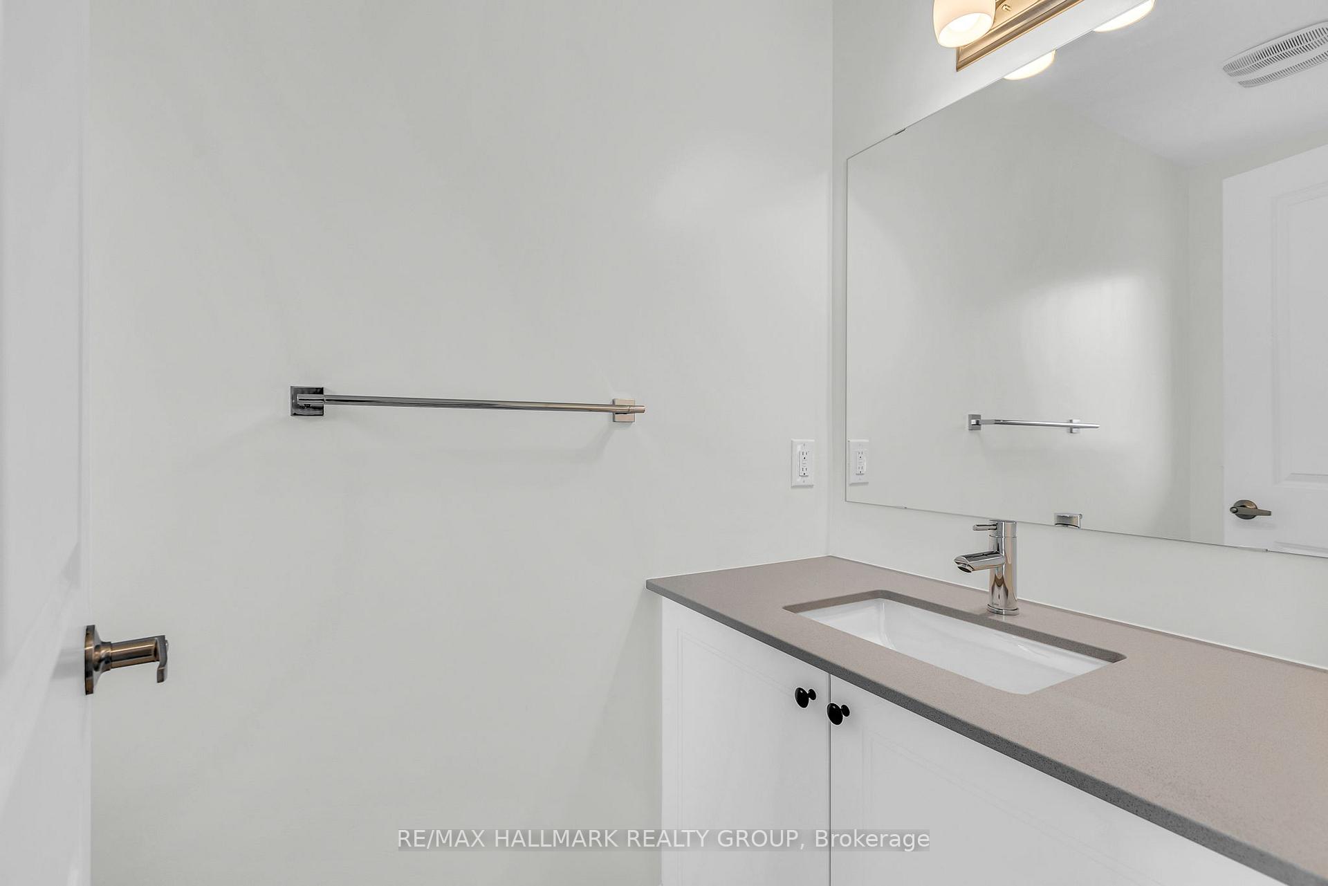 Photo 5 of 818 Anciano Crescent, Ottawa, Kanata - Emerald Meadows/Trailwest — HOMEH