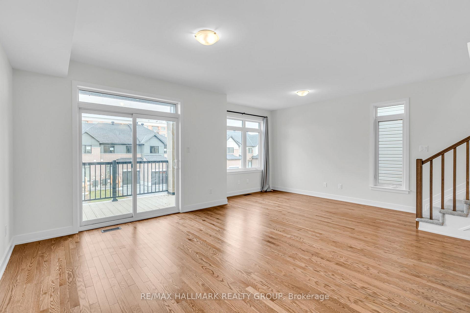 Photo 11 of 818 Anciano Crescent, Ottawa, Kanata - Emerald Meadows/Trailwest — HOMEH