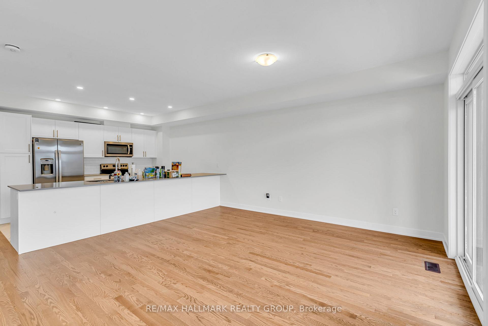 Photo 13 of 818 Anciano Crescent, Ottawa, Kanata - Emerald Meadows/Trailwest — HOMEH