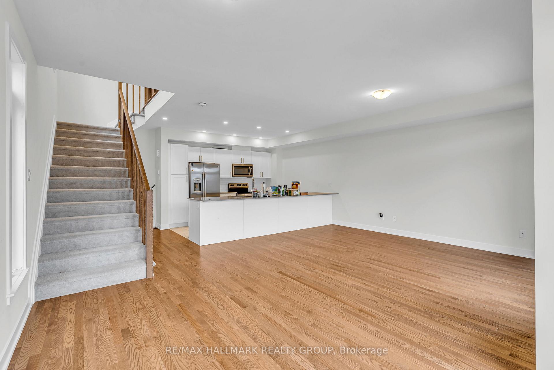 Photo 16 of 818 Anciano Crescent, Ottawa, Kanata - Emerald Meadows/Trailwest — HOMEH