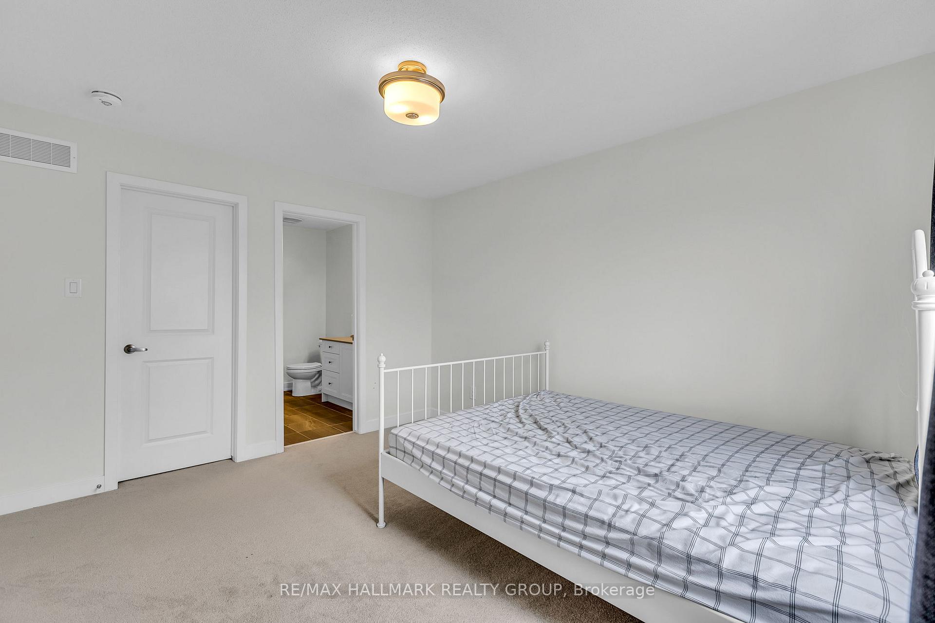 Photo 23 of 818 Anciano Crescent, Ottawa, Kanata - Emerald Meadows/Trailwest — HOMEH