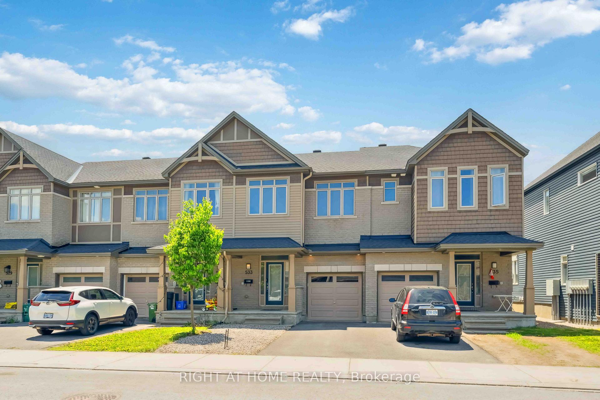 Photo 2 of 533 Rioja Street, Ottawa, Kanata - Emerald Meadows/Trailwest — HOMEH