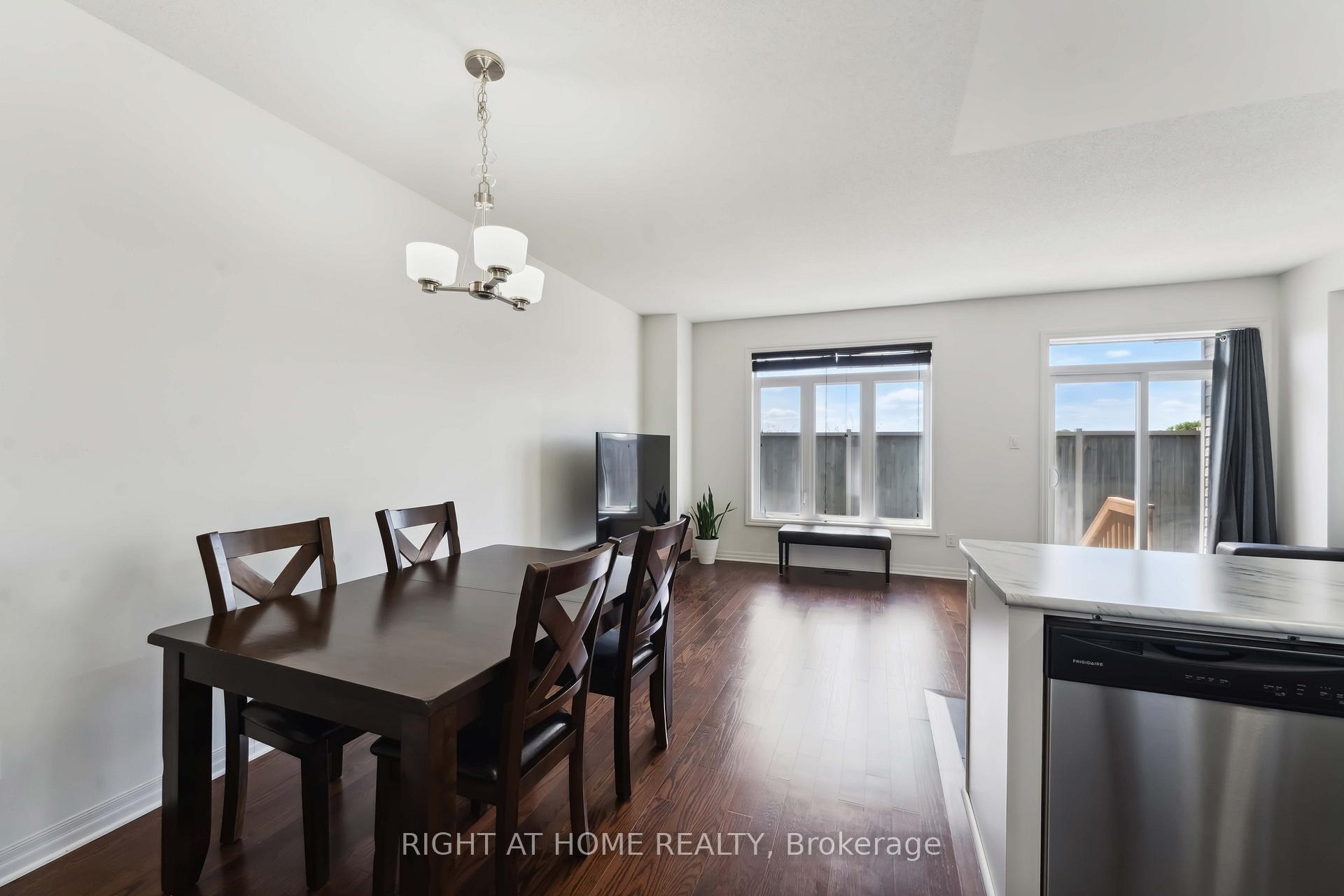 Photo 7 of 533 Rioja Street, Ottawa, Kanata - Emerald Meadows/Trailwest — HOMEH