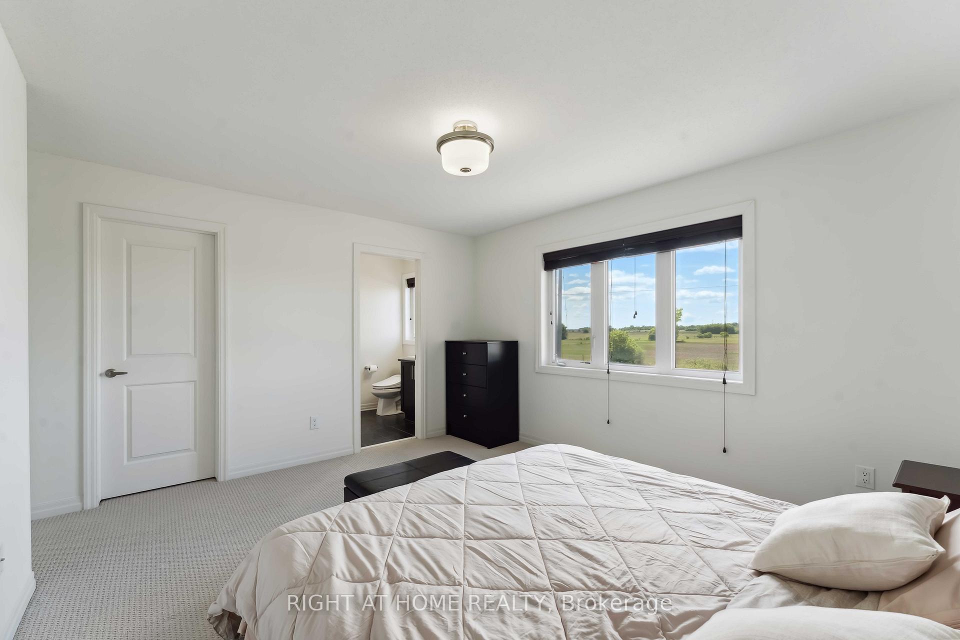 Photo 15 of 533 Rioja Street, Ottawa, Kanata - Emerald Meadows/Trailwest — HOMEH