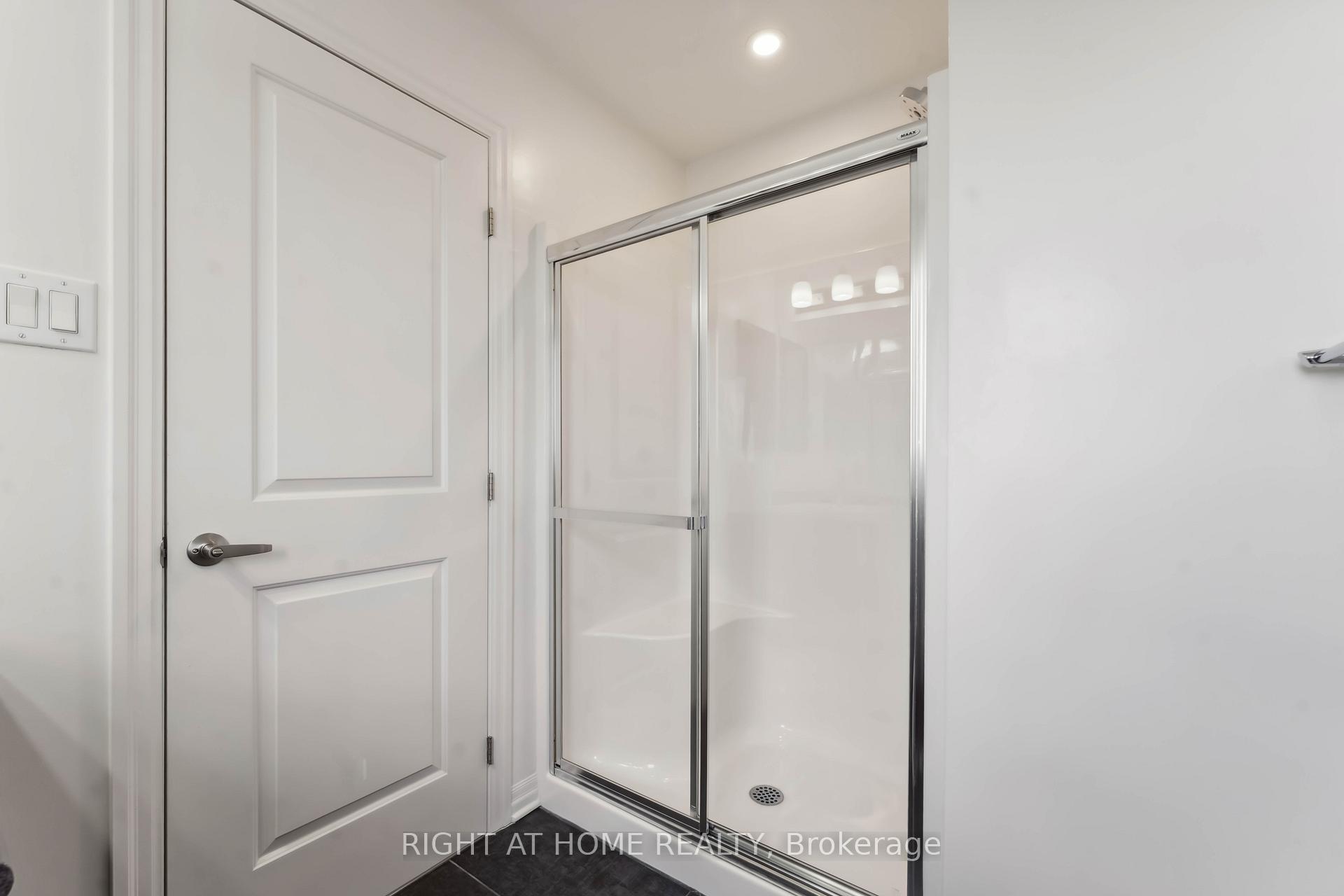 Photo 17 of 533 Rioja Street, Ottawa, Kanata - Emerald Meadows/Trailwest — HOMEH