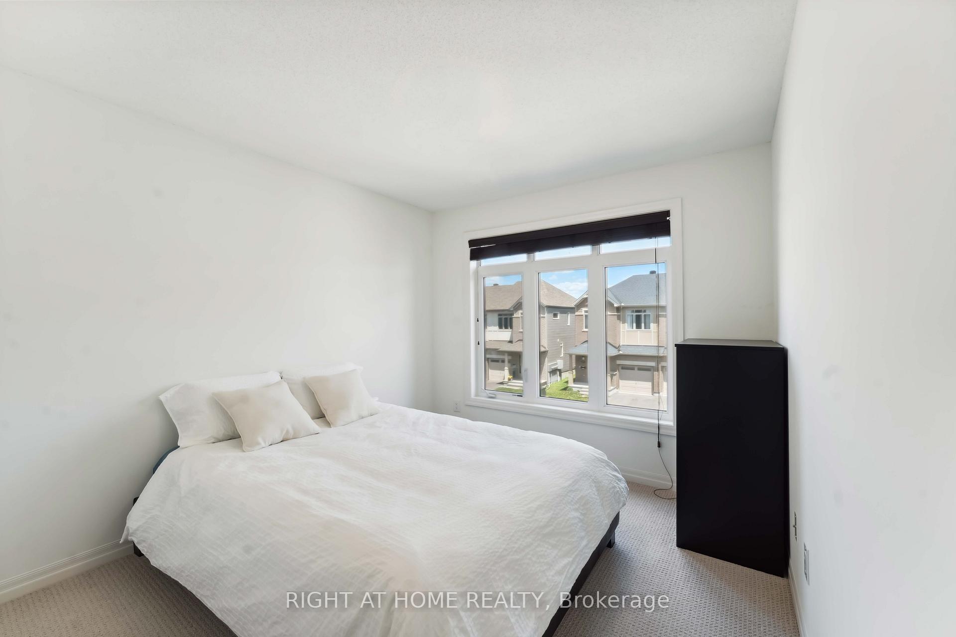 Photo 20 of 533 Rioja Street, Ottawa, Kanata - Emerald Meadows/Trailwest — HOMEH