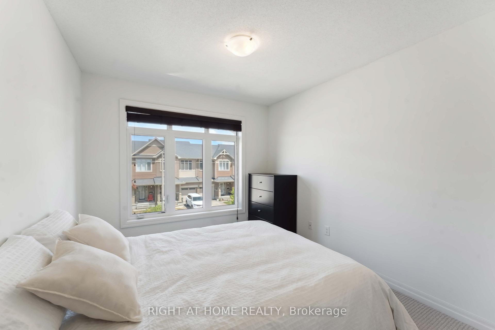 Photo 21 of 533 Rioja Street, Ottawa, Kanata - Emerald Meadows/Trailwest — HOMEH