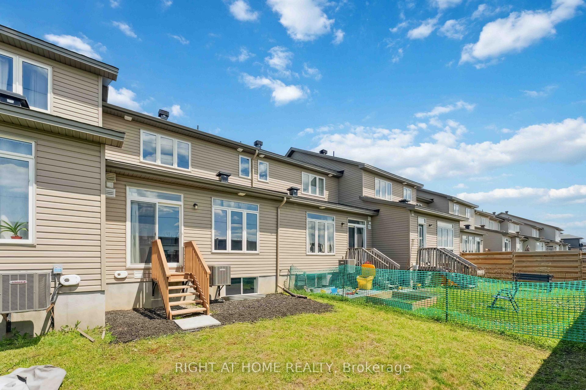 Photo 25 of 533 Rioja Street, Ottawa, Kanata - Emerald Meadows/Trailwest — HOMEH