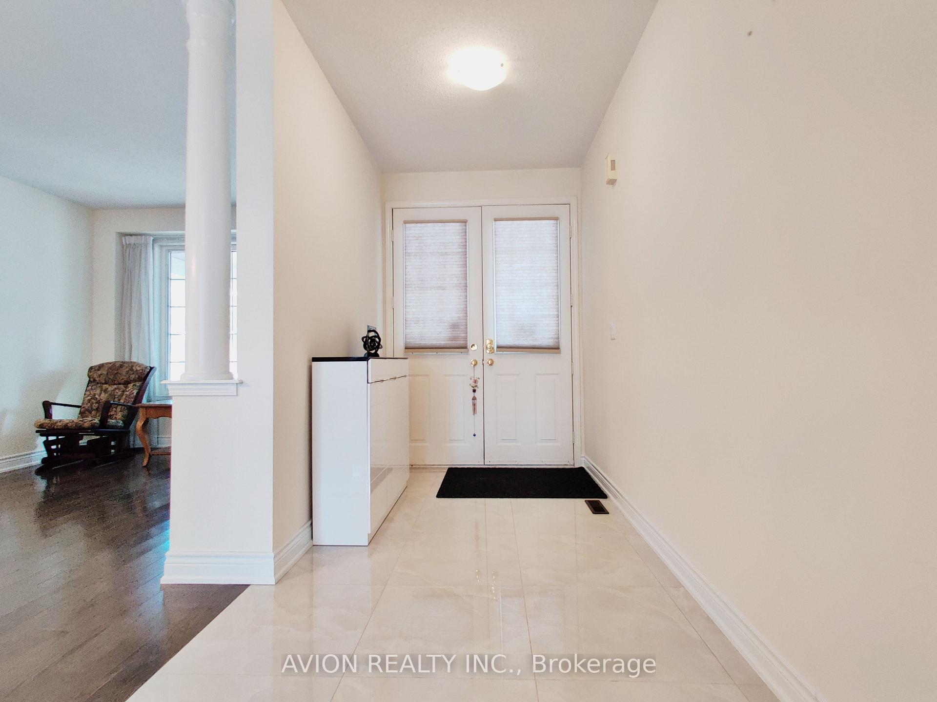 Photo 2 of 17 Staffordshire Lane, Markham, Berczy — HOMEH