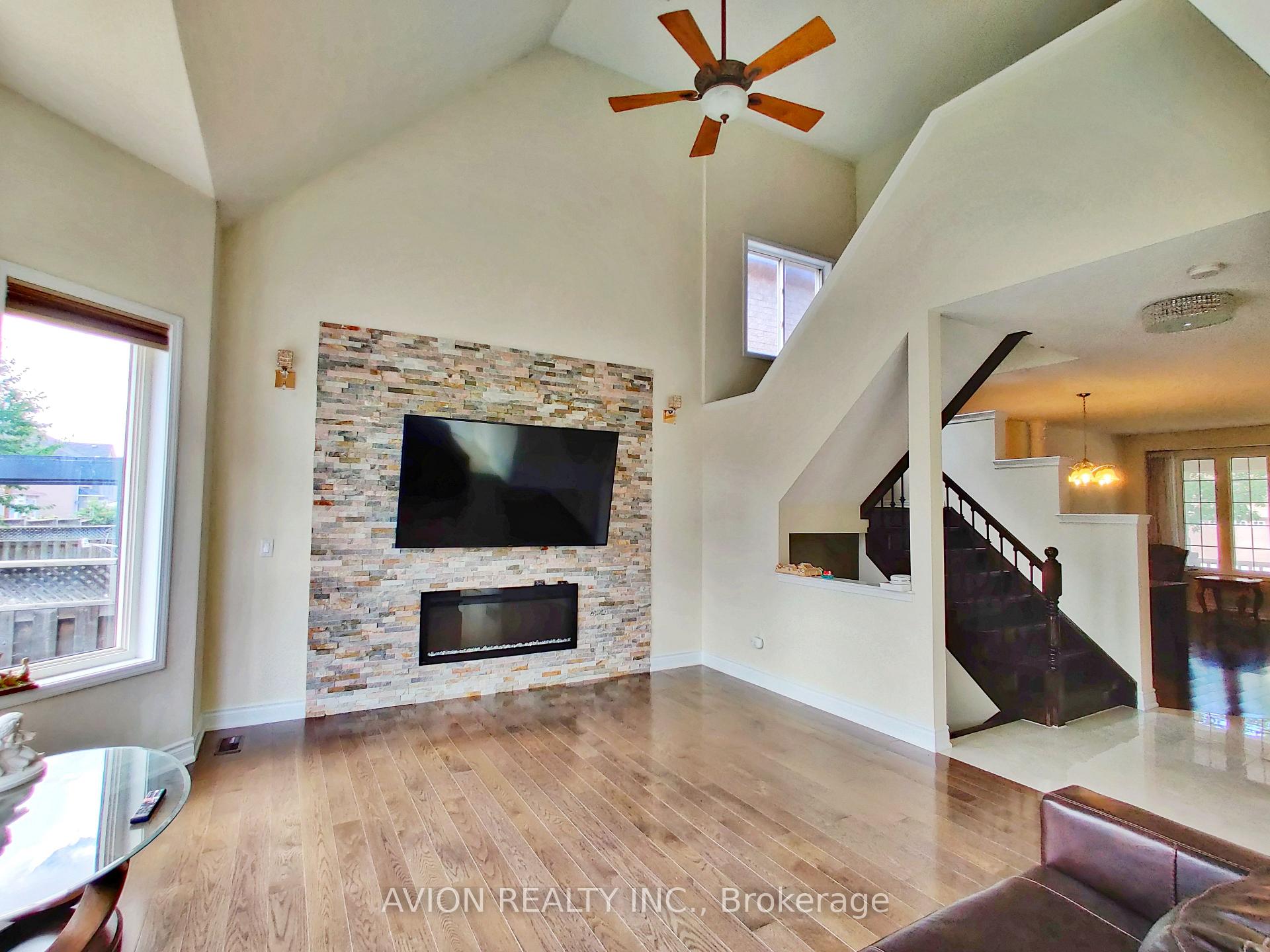 Photo 4 of 17 Staffordshire Lane, Markham, Berczy — HOMEH