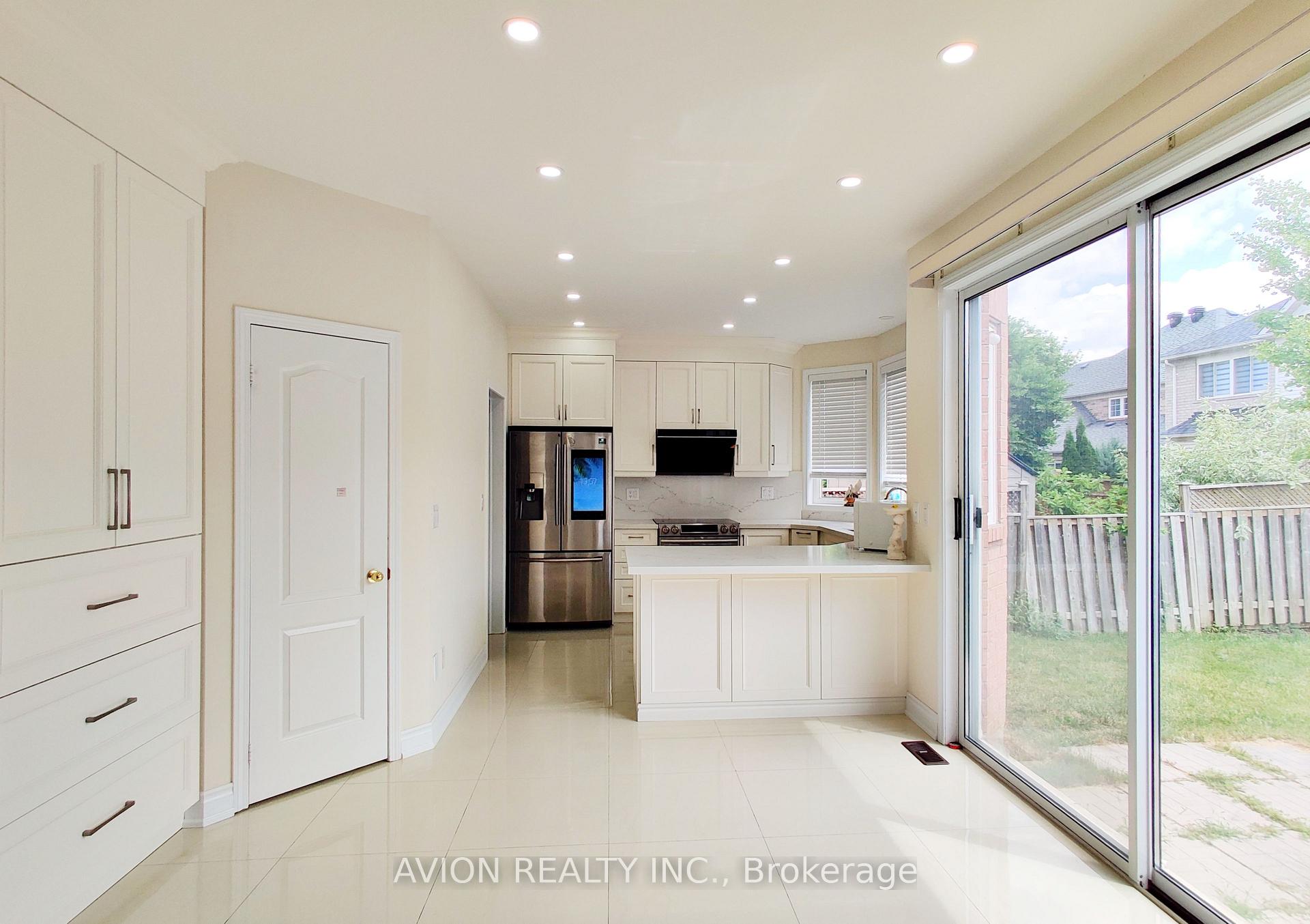 Photo 12 of 17 Staffordshire Lane, Markham, Berczy — HOMEH