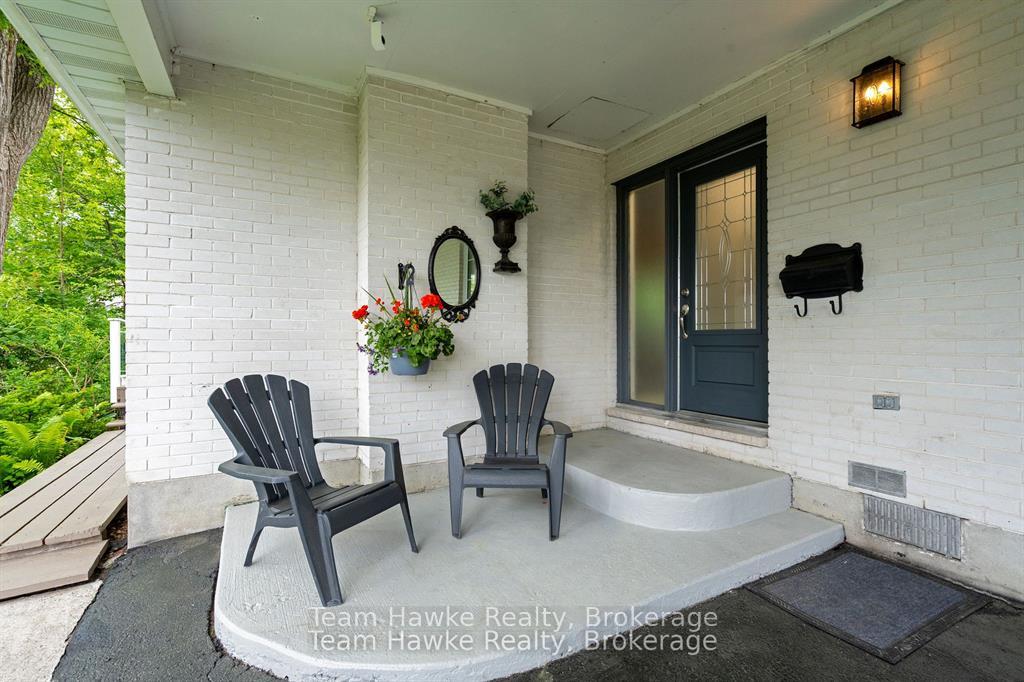 Photo 5 of 689 Dominion Avenue, Midland — HOMEH