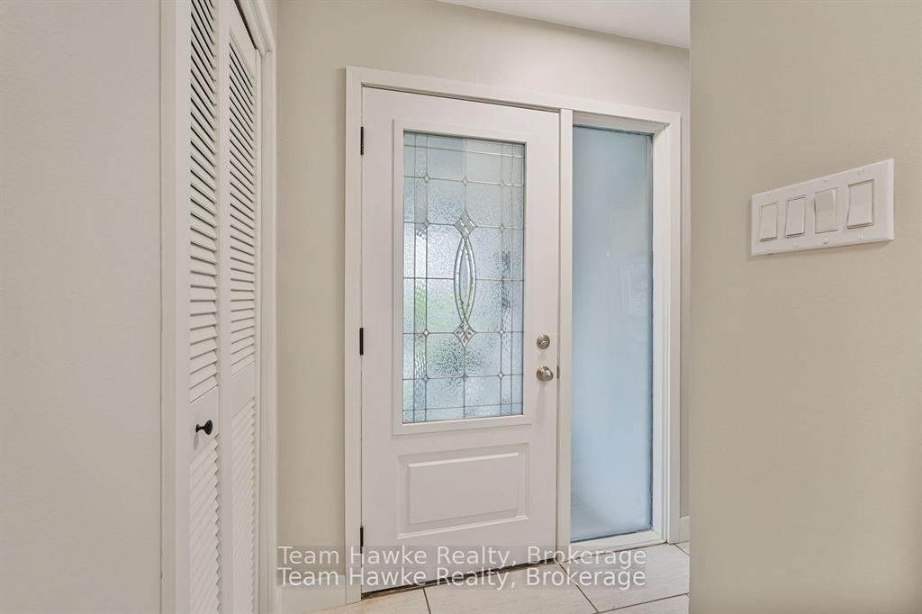 Photo 7 of 689 Dominion Avenue, Midland — HOMEH