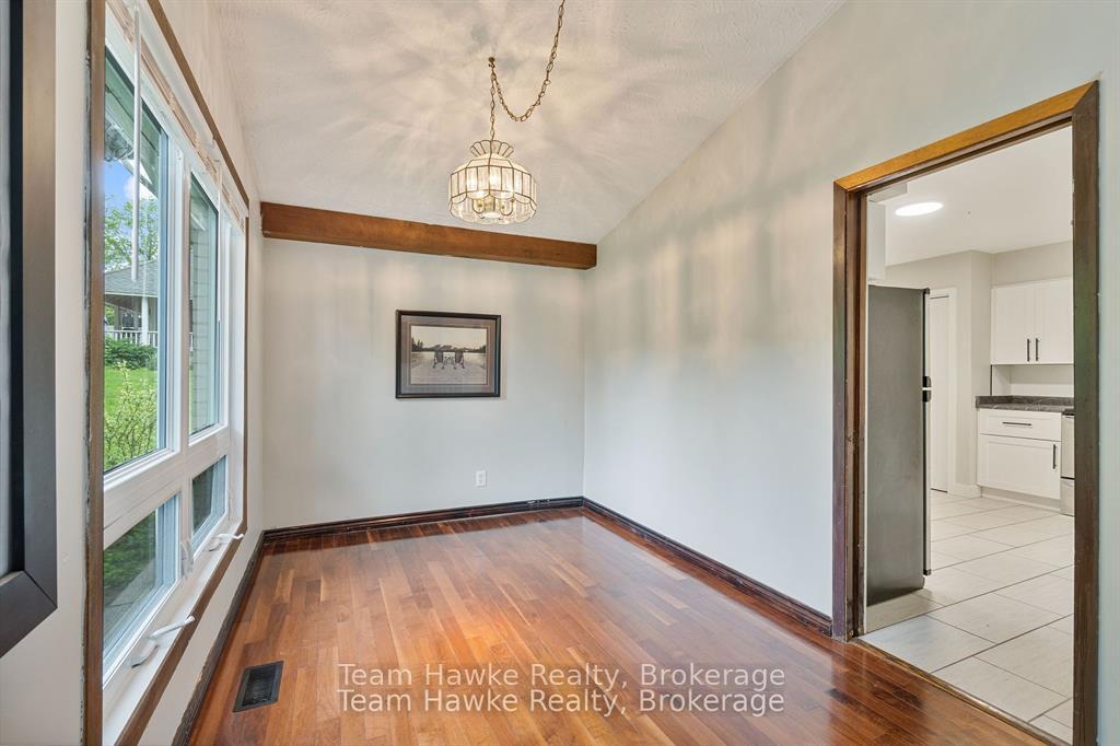 Photo 13 of 689 Dominion Avenue, Midland — HOMEH