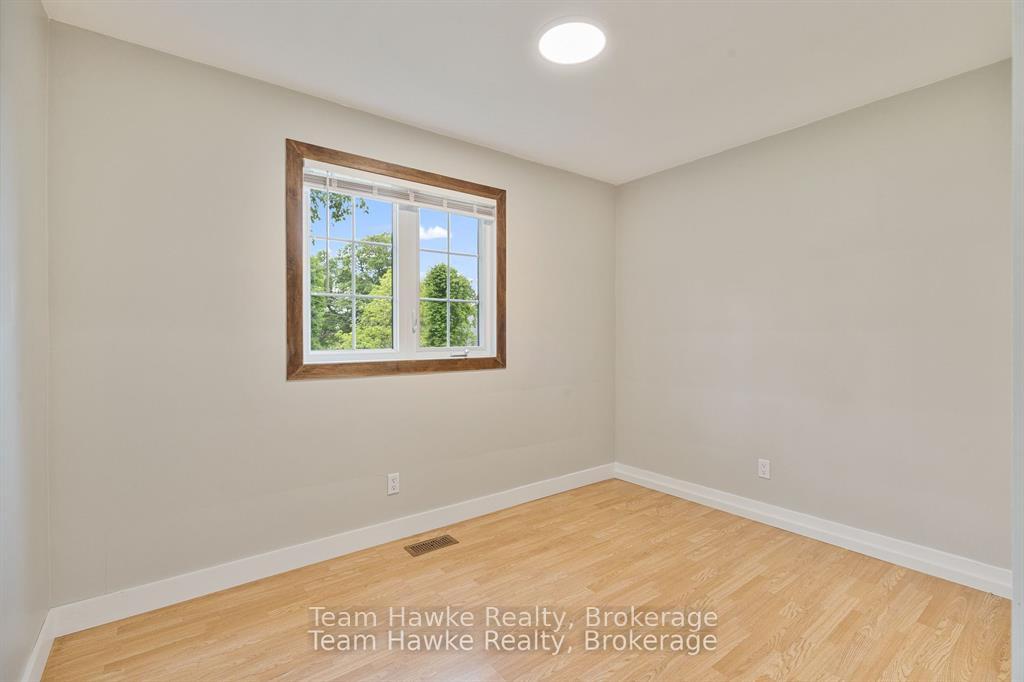 Photo 29 of 689 Dominion Avenue, Midland — HOMEH