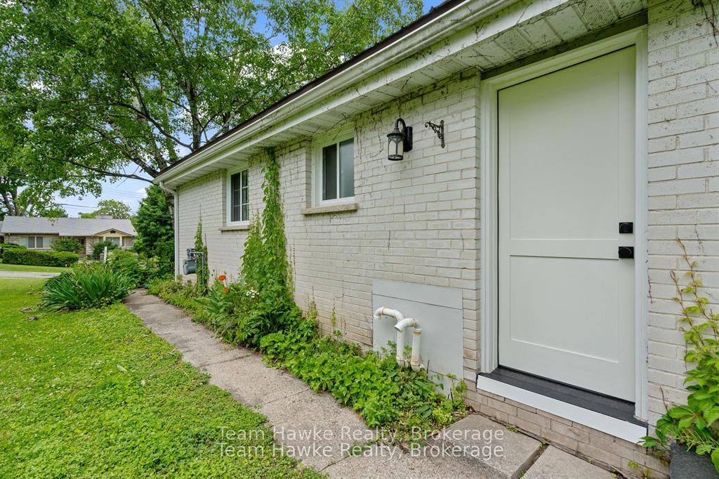Photo 42 of 689 Dominion Avenue, Midland — HOMEH