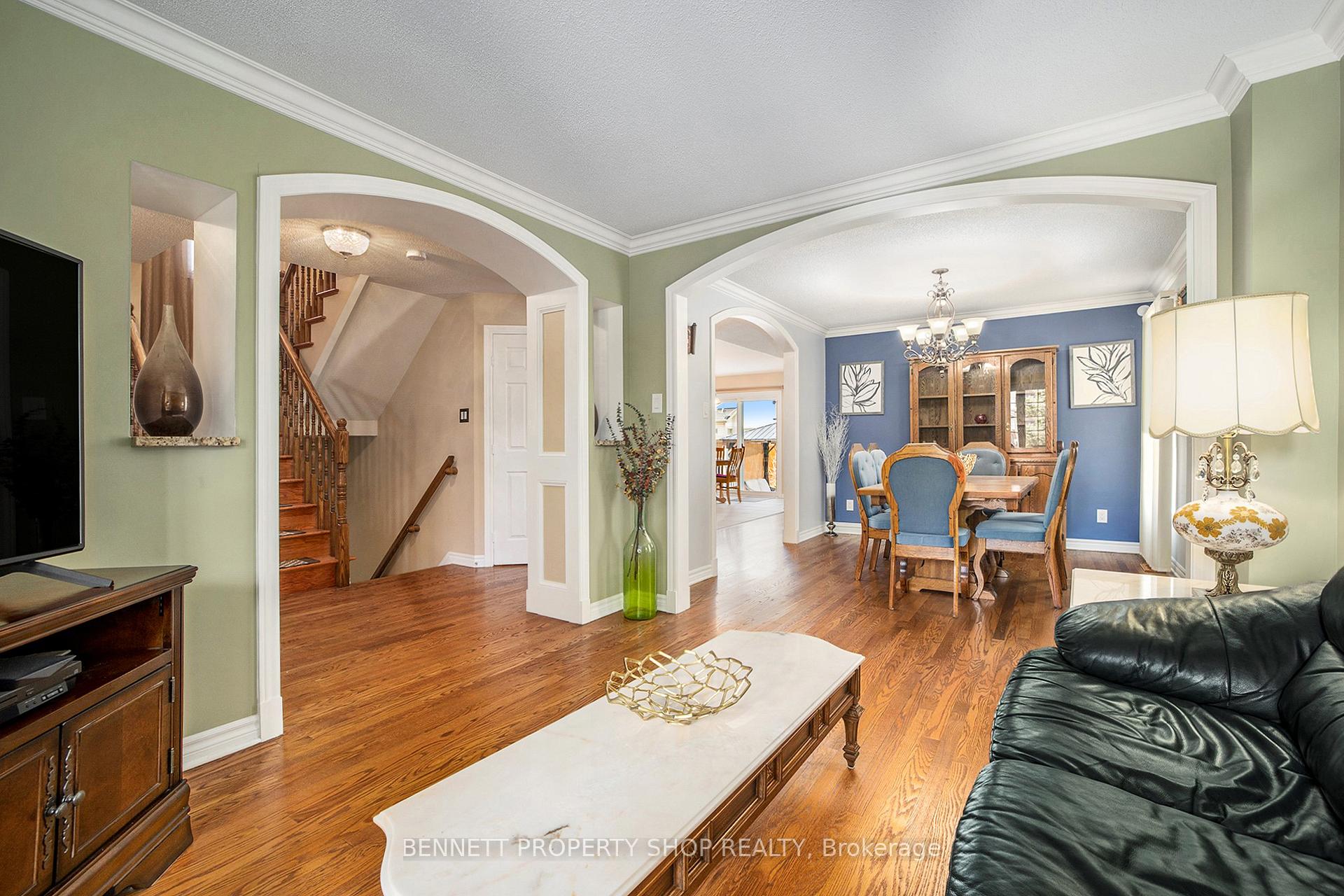 Photo 4 of 176 Macara Crescent, Ottawa, Kanata - Morgan's Grant/South March — HOMEH