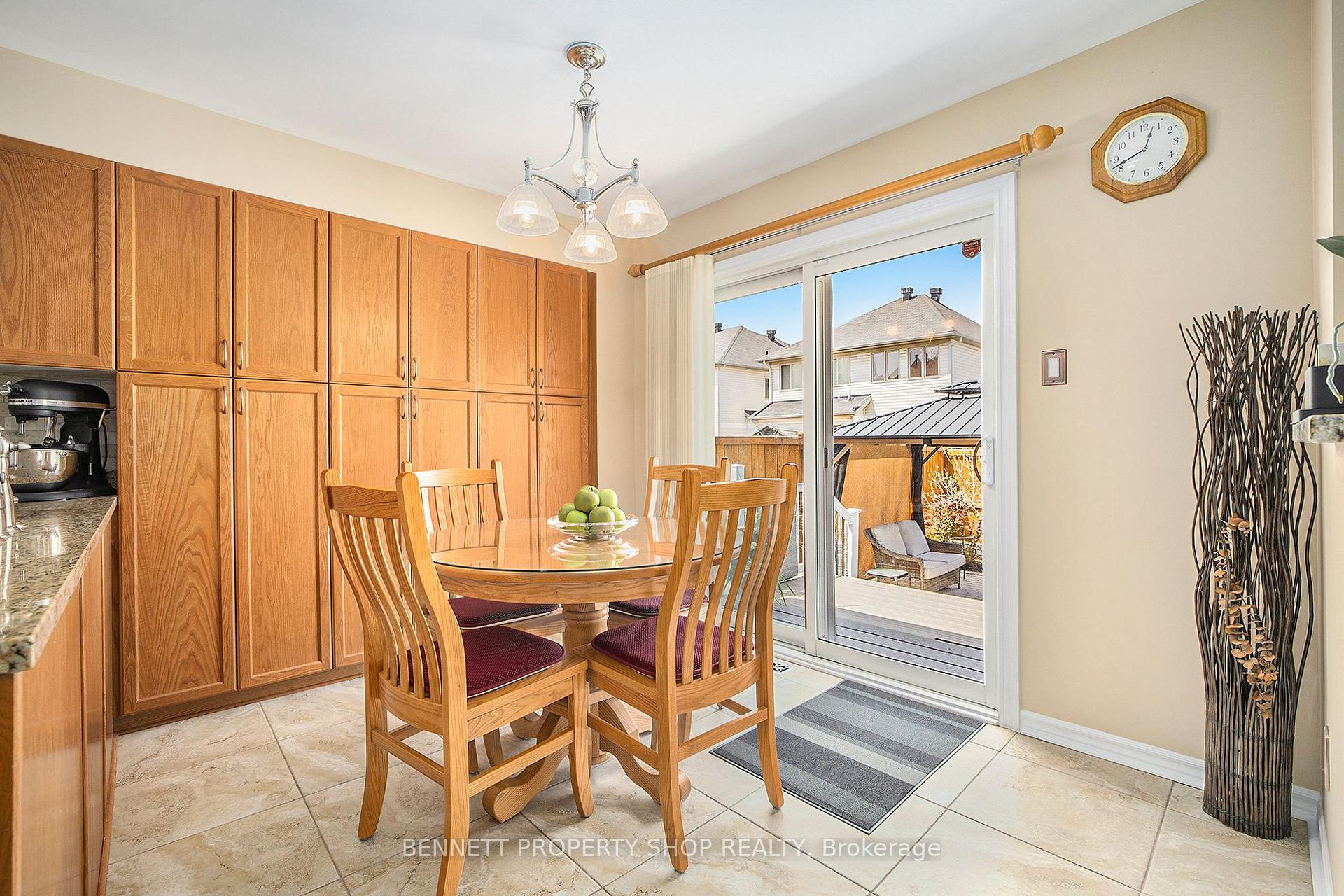 Photo 9 of 176 Macara Crescent, Ottawa, Kanata - Morgan's Grant/South March — HOMEH