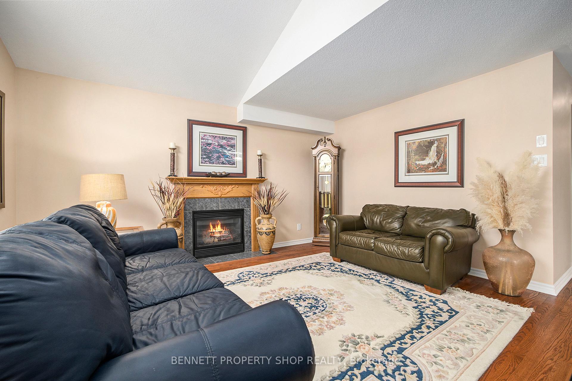 Photo 11 of 176 Macara Crescent, Ottawa, Kanata - Morgan's Grant/South March — HOMEH