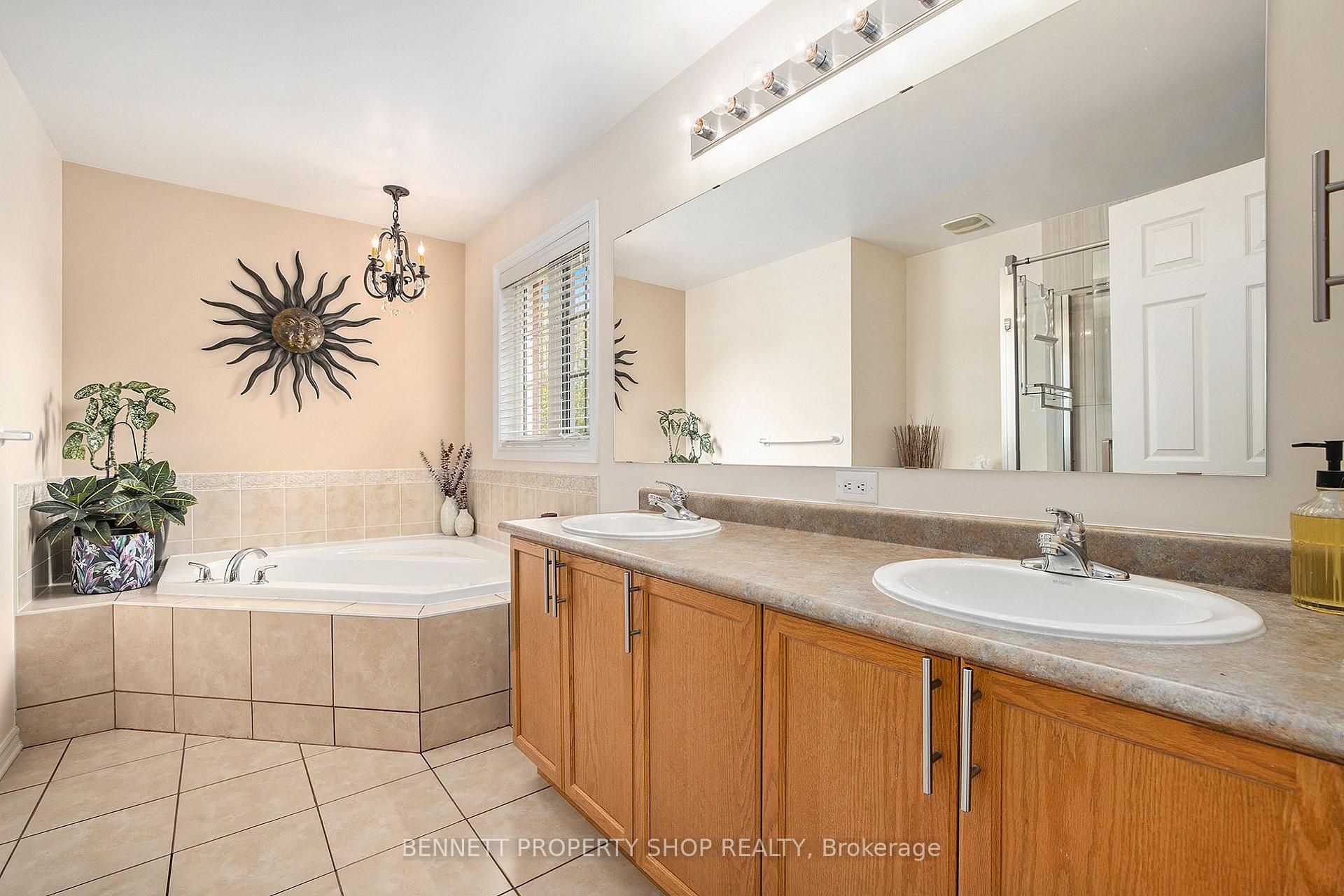 Photo 15 of 176 Macara Crescent, Ottawa, Kanata - Morgan's Grant/South March — HOMEH