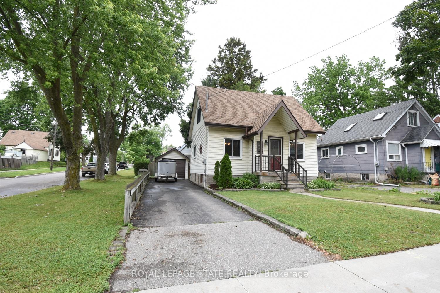 Photo 5 of 478 Stirling Avenue S, Kitchener — HOMEH