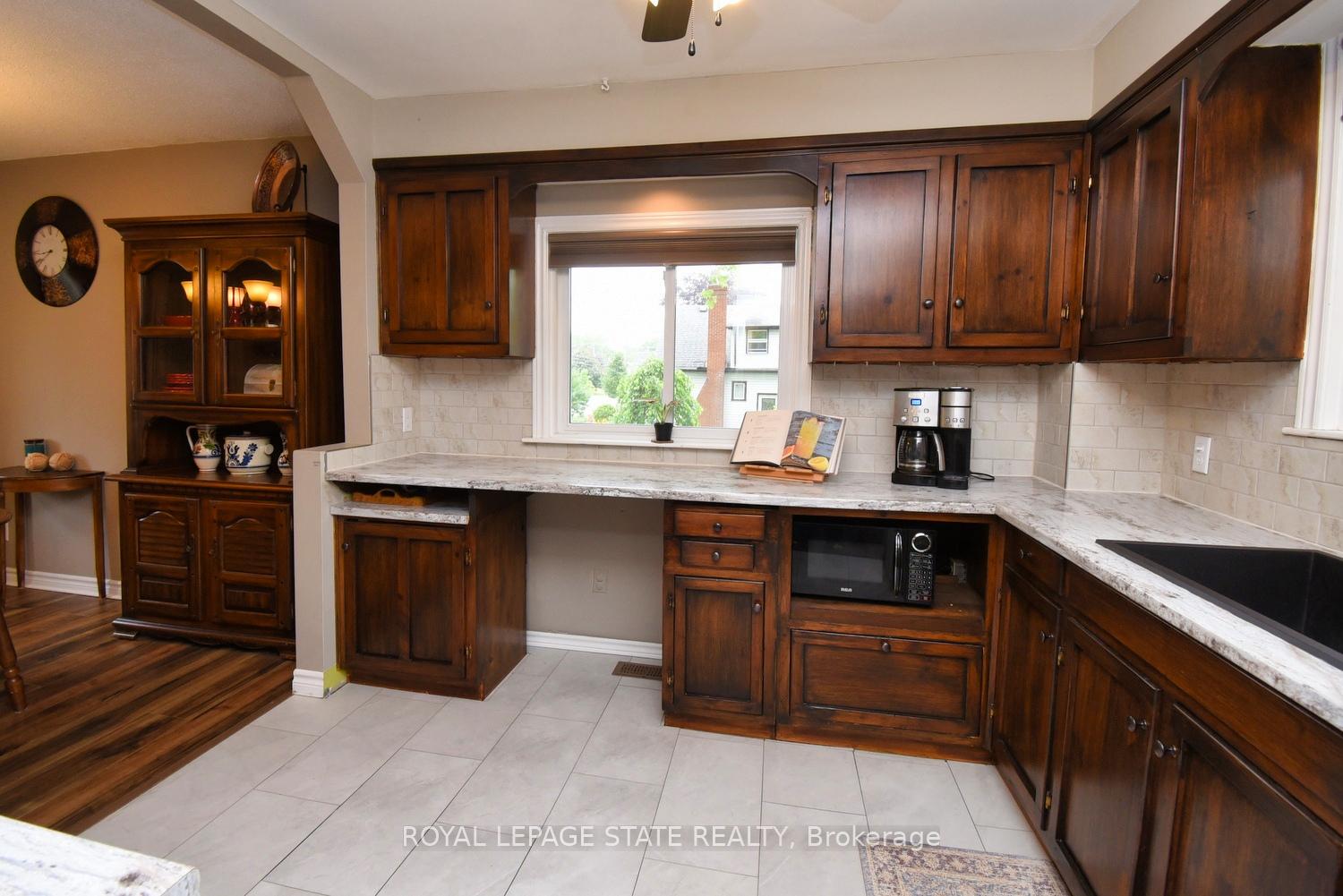 Photo 20 of 478 Stirling Avenue S, Kitchener — HOMEH