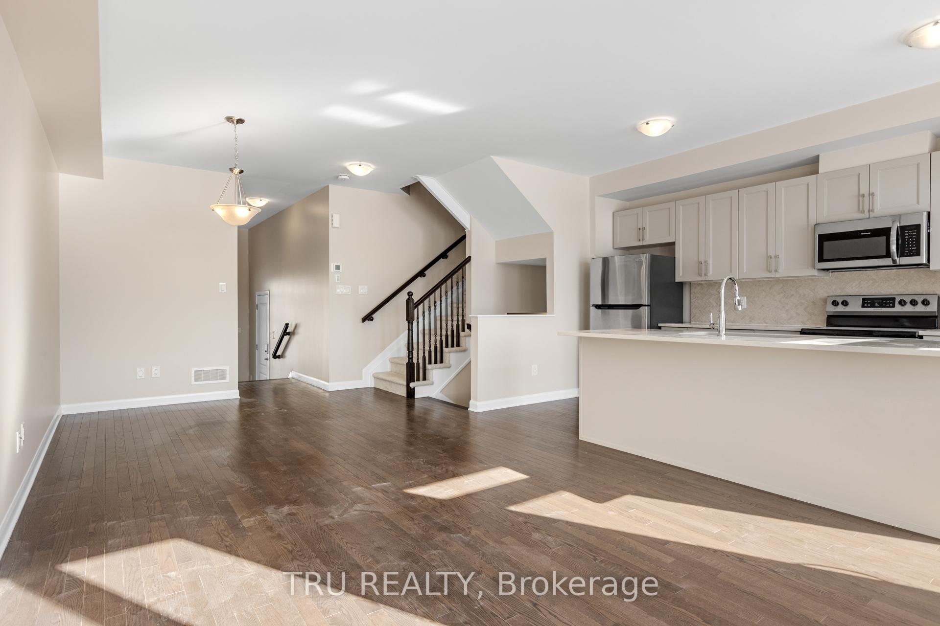 Photo 7 of 146 Attwell Private, Ottawa, Kanata - Morgan's Grant/South March — HOMEH