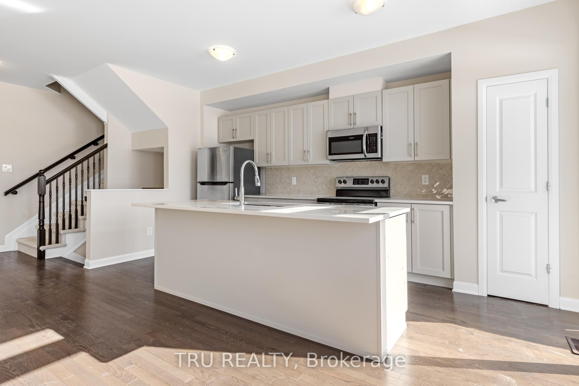 Photo 8 of 146 Attwell Private, Ottawa, Kanata - Morgan's Grant/South March — HOMEH