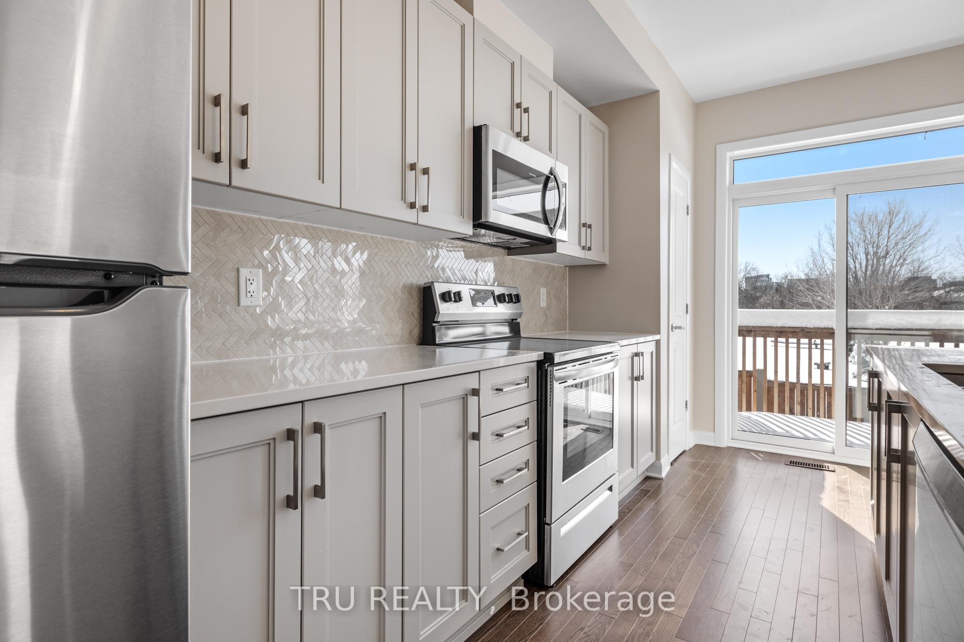 Photo 11 of 146 Attwell Private, Ottawa, Kanata - Morgan's Grant/South March — HOMEH