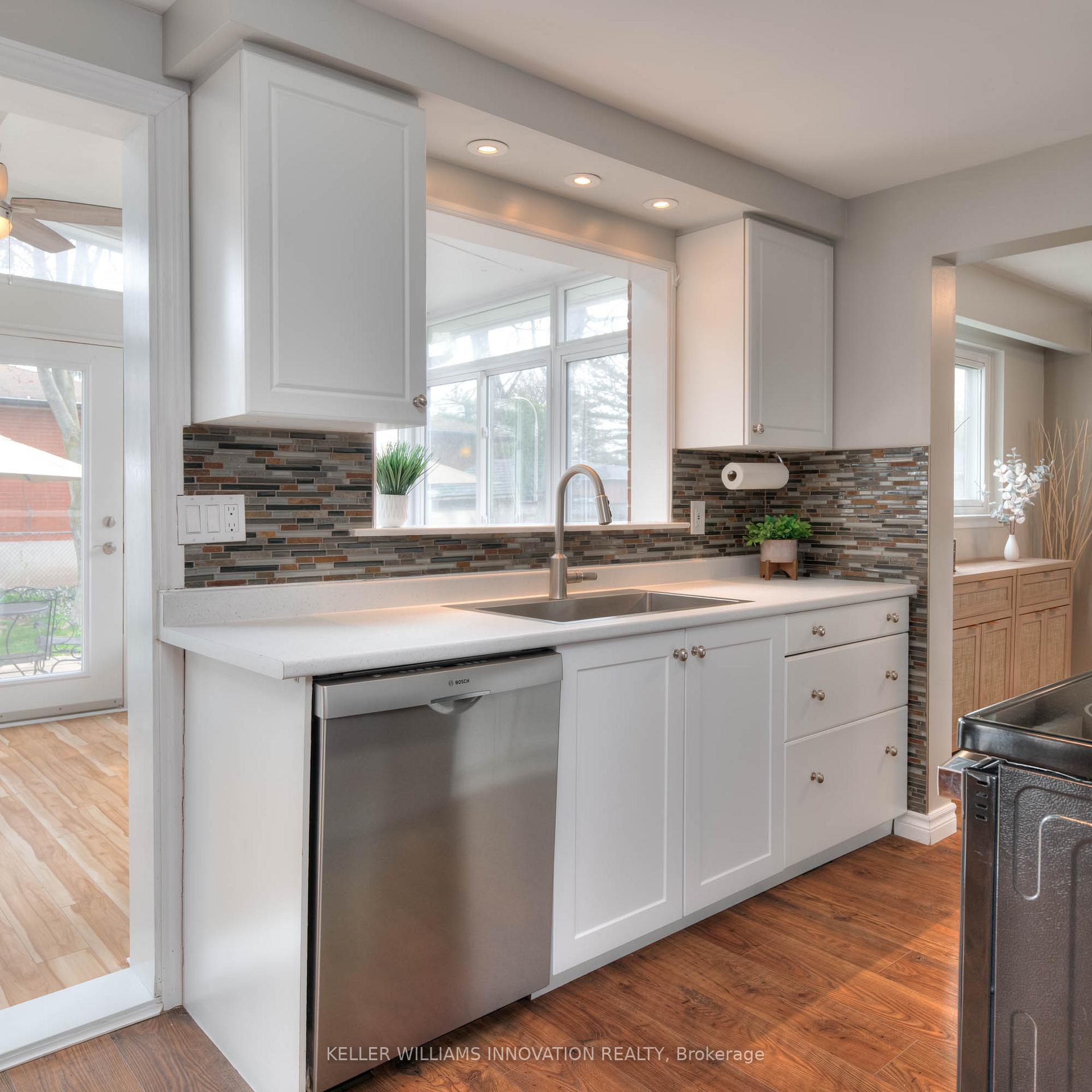 Photo 13 of 26 Markwood Drive, Kitchener — HOMEH