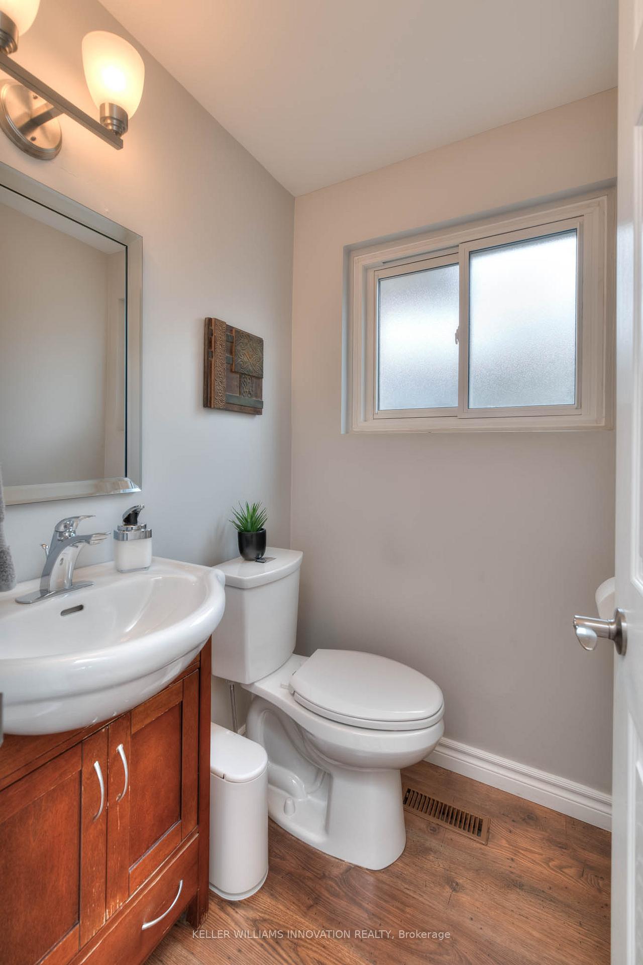 Photo 16 of 26 Markwood Drive, Kitchener — HOMEH