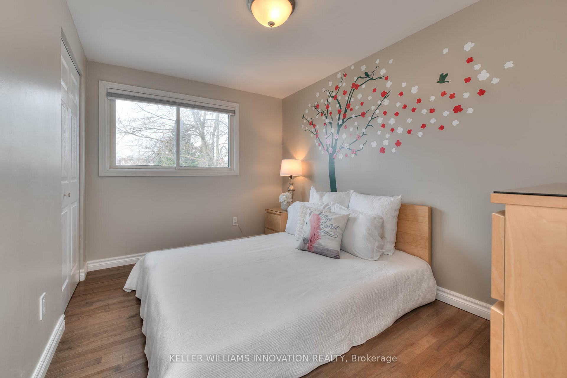 Photo 21 of 26 Markwood Drive, Kitchener — HOMEH