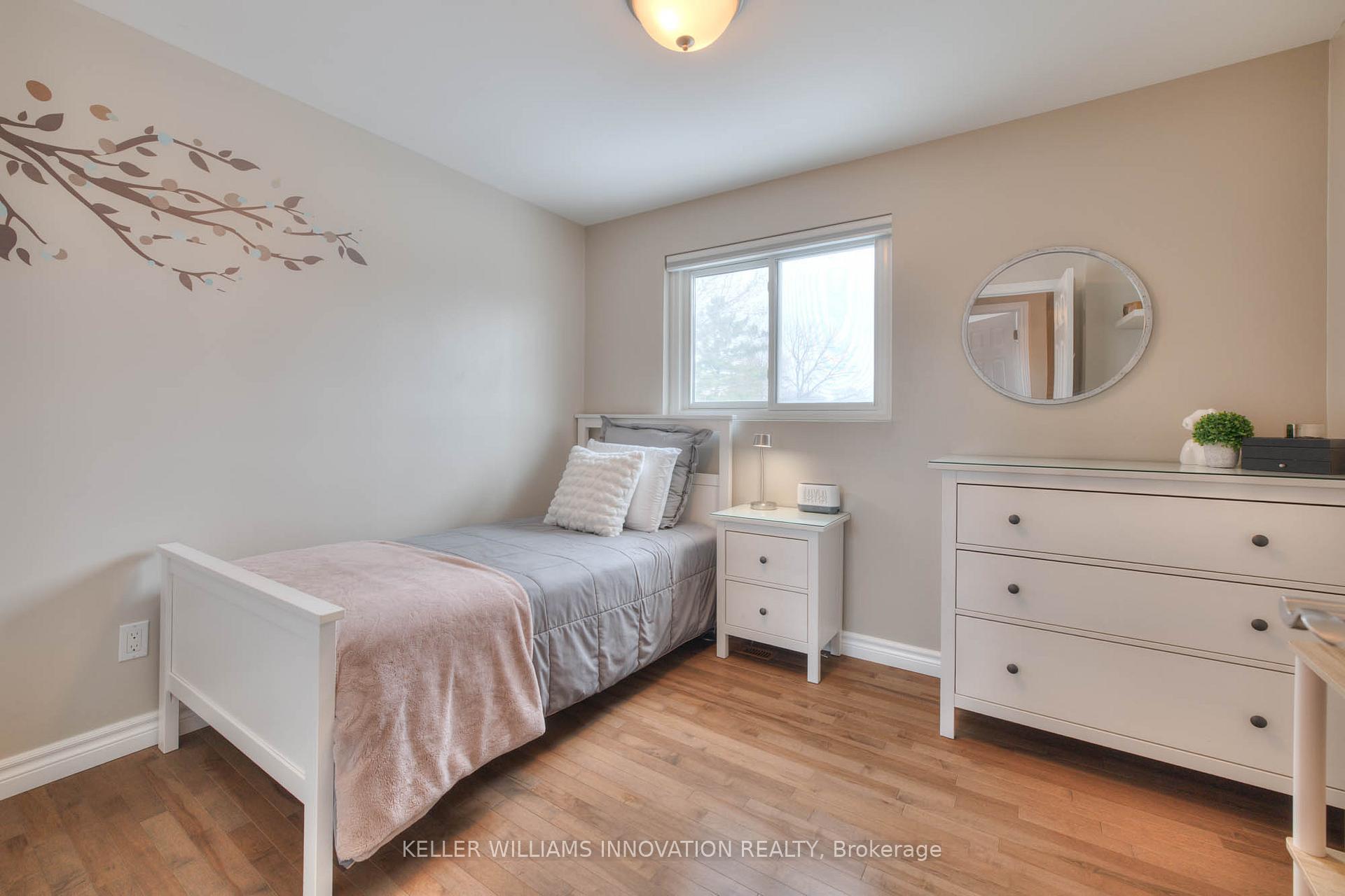 Photo 23 of 26 Markwood Drive, Kitchener — HOMEH