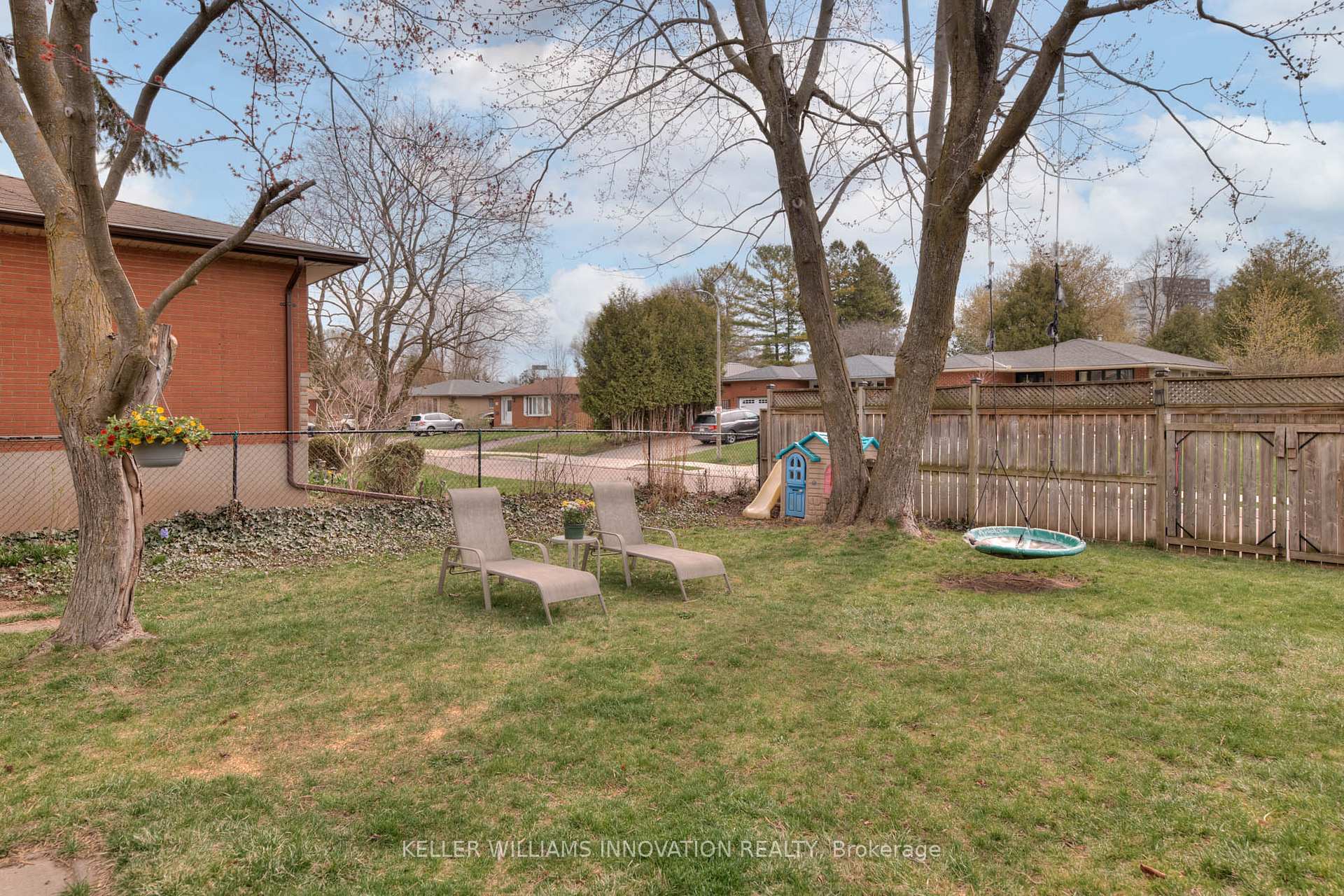 Photo 38 of 26 Markwood Drive, Kitchener — HOMEH