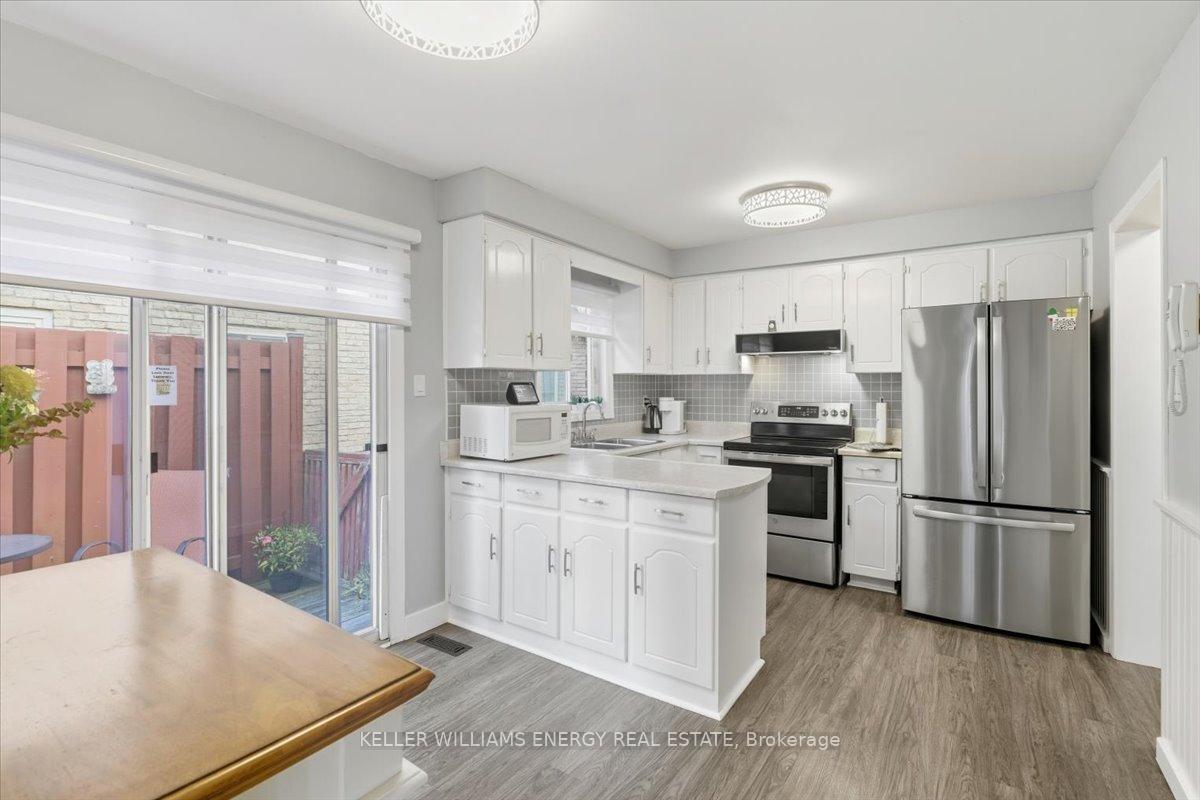 Photo 4 of 95 Delmark Boulevard, Markham, Sherwood-Amberglen — HOMEH