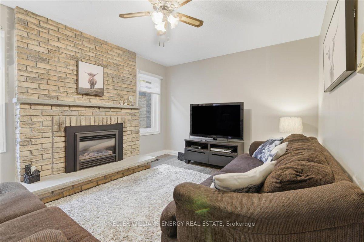 Photo 9 of 95 Delmark Boulevard, Markham, Sherwood-Amberglen — HOMEH