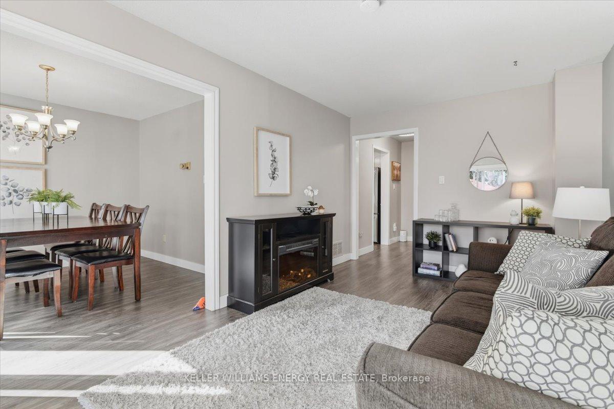 Photo 12 of 95 Delmark Boulevard, Markham, Sherwood-Amberglen — HOMEH