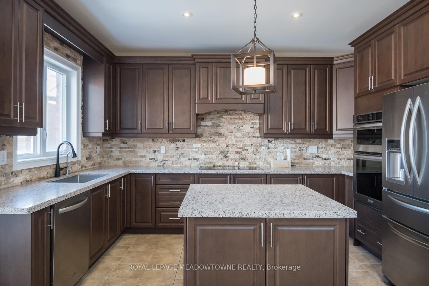 Photo 7 of 195 Huddlestone Crescent, Milton, Scott — HOMEH