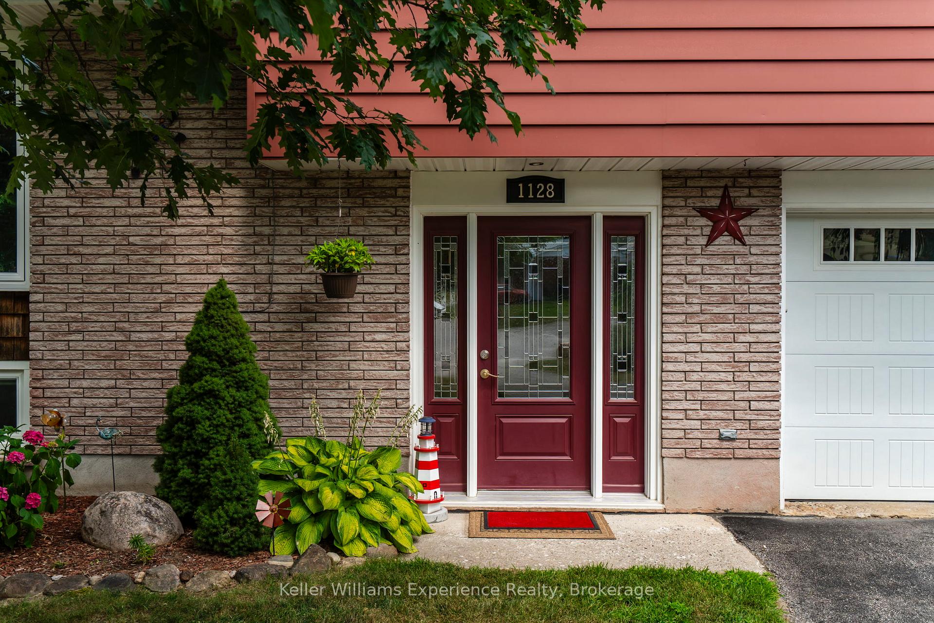 Photo 3 of 1128 Edgar Court, Midland — HOMEH