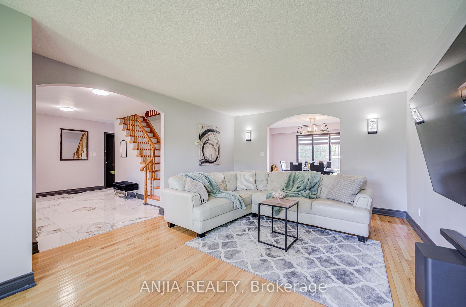 Photo 4 of 7845 Ninth Line, Markham, Box Grove — HOMEH