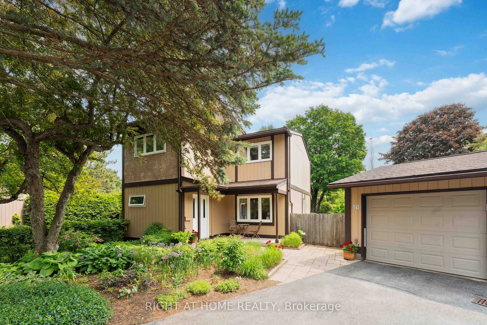Photo 1 of 25 Chimo Drive, Ottawa, Kanata - Katimavik — HOMEH