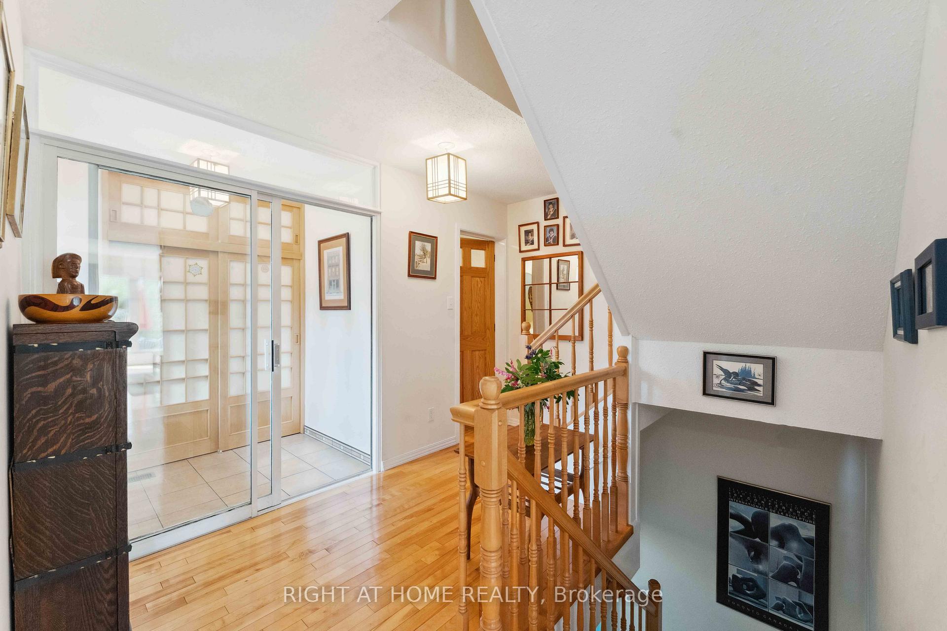 Photo 6 of 25 Chimo Drive, Ottawa, Kanata - Katimavik — HOMEH