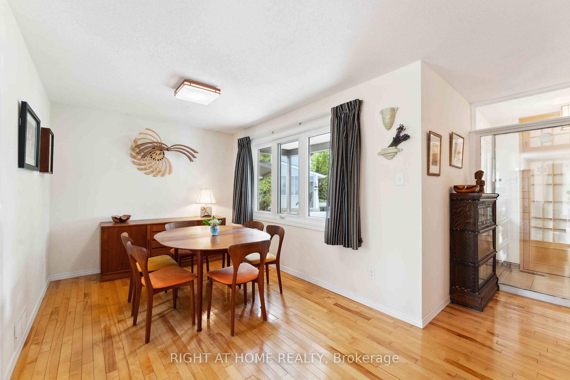 Photo 9 of 25 Chimo Drive, Ottawa, Kanata - Katimavik — HOMEH