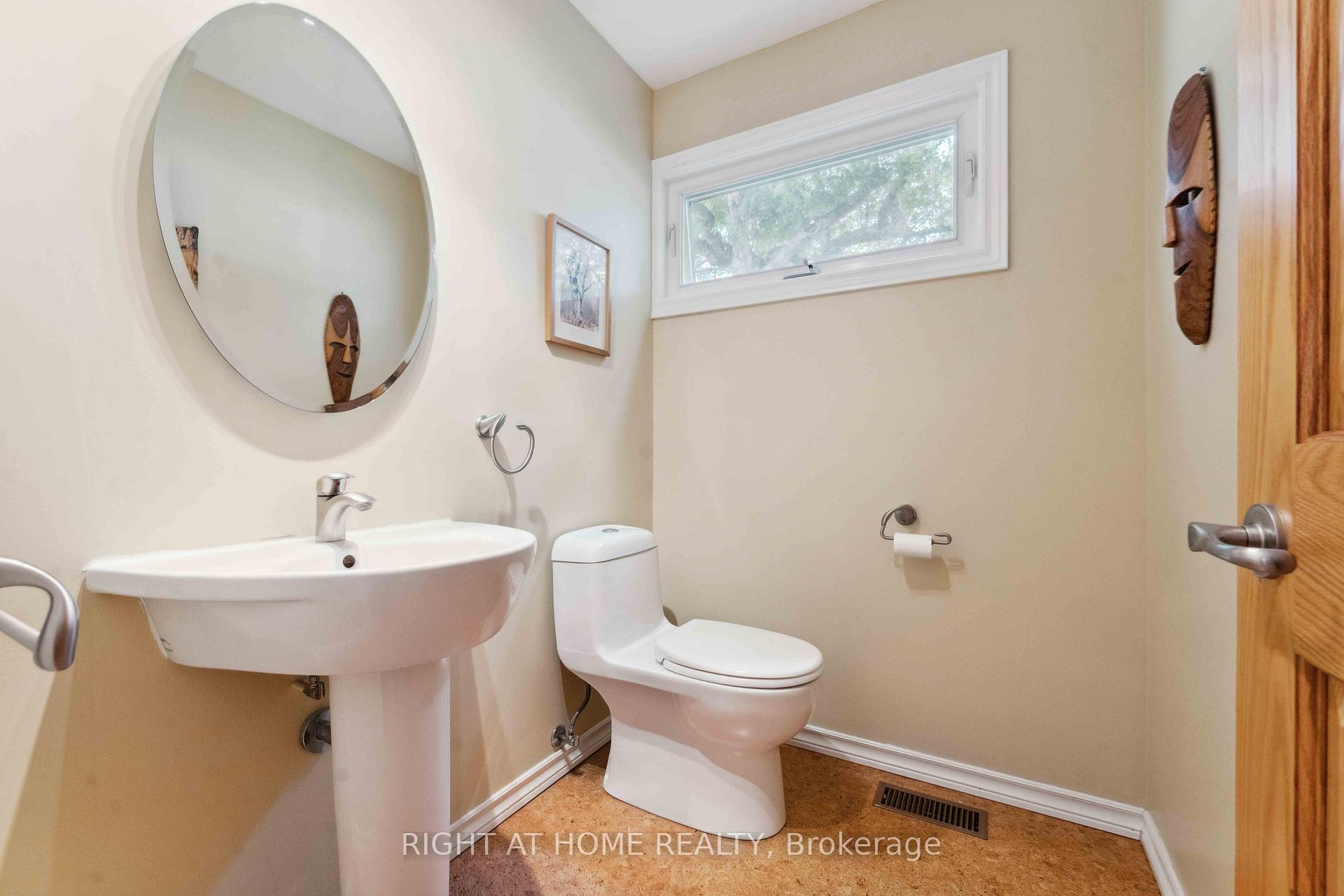 Photo 12 of 25 Chimo Drive, Ottawa, Kanata - Katimavik — HOMEH
