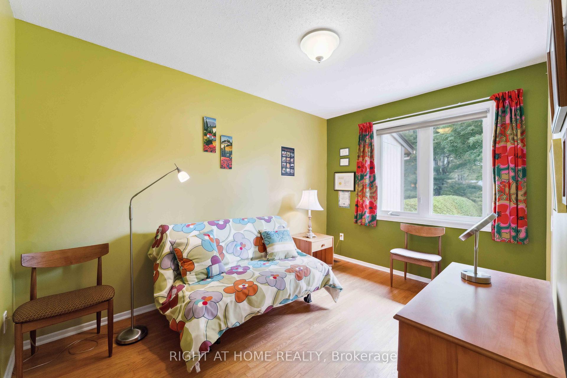 Photo 18 of 25 Chimo Drive, Ottawa, Kanata - Katimavik — HOMEH